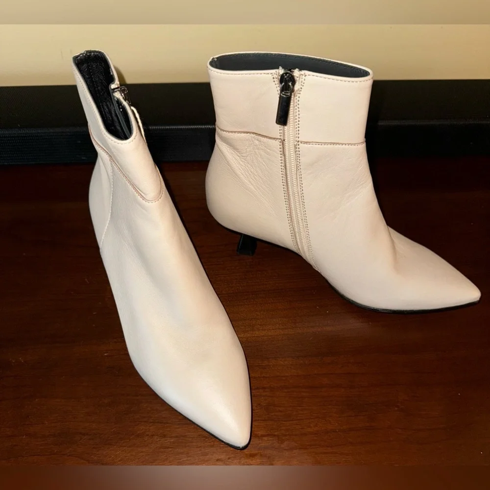 8 by YOOX
LEATHER SPOOL HEEL ANKLE BOOTS 7M NWT - Picture 6 of 7